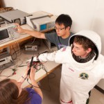 Прототип космического скафандра, работающий от тепла тела