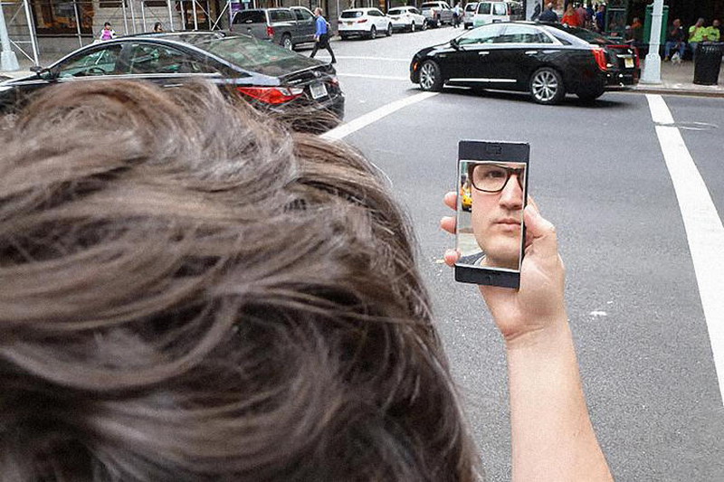 Кусок черного пластика за $18? Около 2000 человек считают, что это того стоит