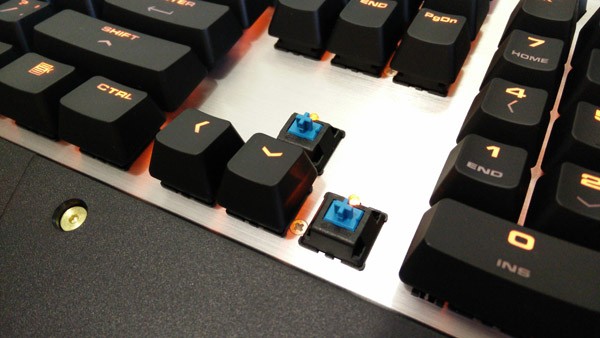 Клавиатура 700K и мышь 200M от Cougar – мечта геймера