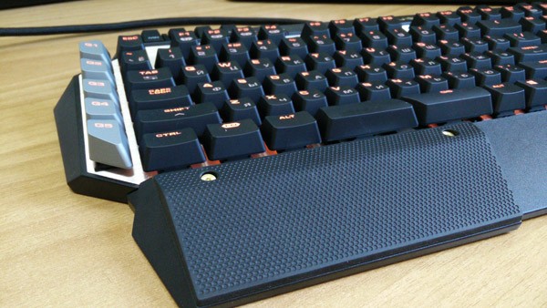 Клавиатура 700K и мышь 200M от Cougar – мечта геймера
