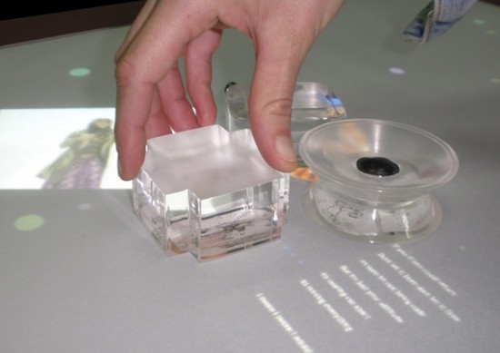 Amusity, интерактивный столик