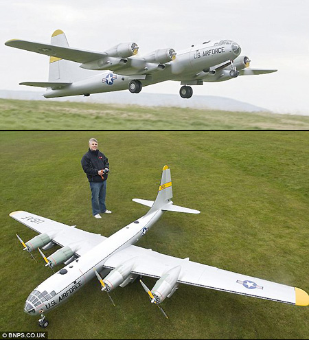 Самая крупная в мире радиоправляемая модель самолёта