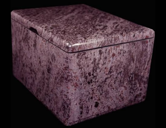 iPhone 4 Diamond Rose Edition