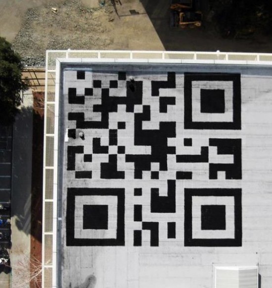Facebook-Paints-A-42ft-QR-Code-On-Its-Headquarters-1