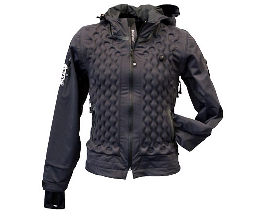 Куртка, которая наполнена аргоном, не даст ни замерзнуть, ни умереть от жары