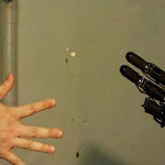 Робот не может проиграть в игру «камень-ножницы-бумага» (видео)