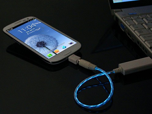 Светящийся USB-кабель покажет, насколько хорошо заряжается девайс
