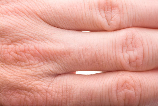 Nissan разрабатывает автомобильную обивку, которая будет по ощущению как человеческая кожа