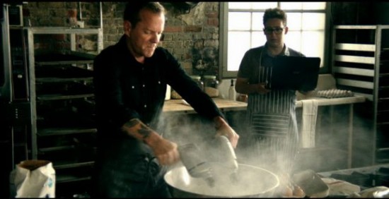 Кифер Сазерленд в рекламе ультрабука Acer