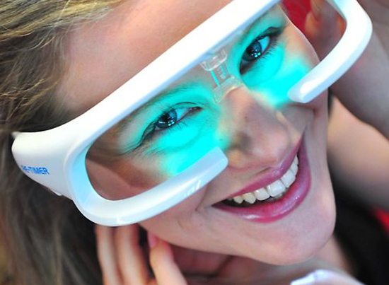 Светодиодные очки гарантированно сбивают биоритмы