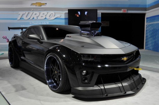 Концепт нового Chevy Camaro можно легко принять за Бэтмобиль