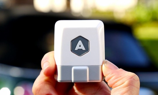 Аксессуар к смартфону сделает вашу машину «умнее»