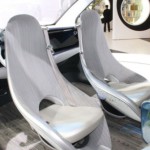 Причудливый концепт автомобиля с аквариумом в салоне