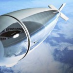 Огромный дирижабль направляется к стратосфере