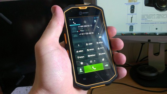 SENSEIT R390 – идеальный вариант для любителей «умных» телефонов