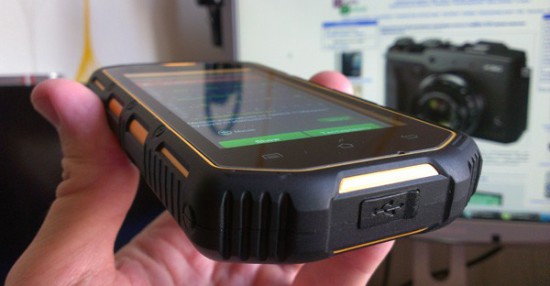 SENSEIT R390 – идеальный вариант для любителей «умных» телефонов