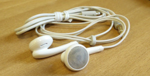 Медиаплеер M2 и наушники EK2 от компании Cowon для ценителей высококачественного звука