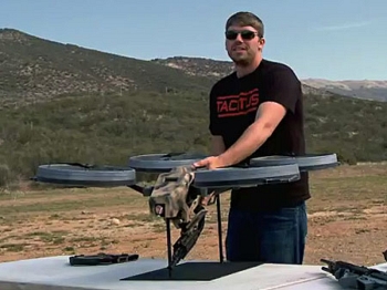 Квадрокоптер с пулеметом